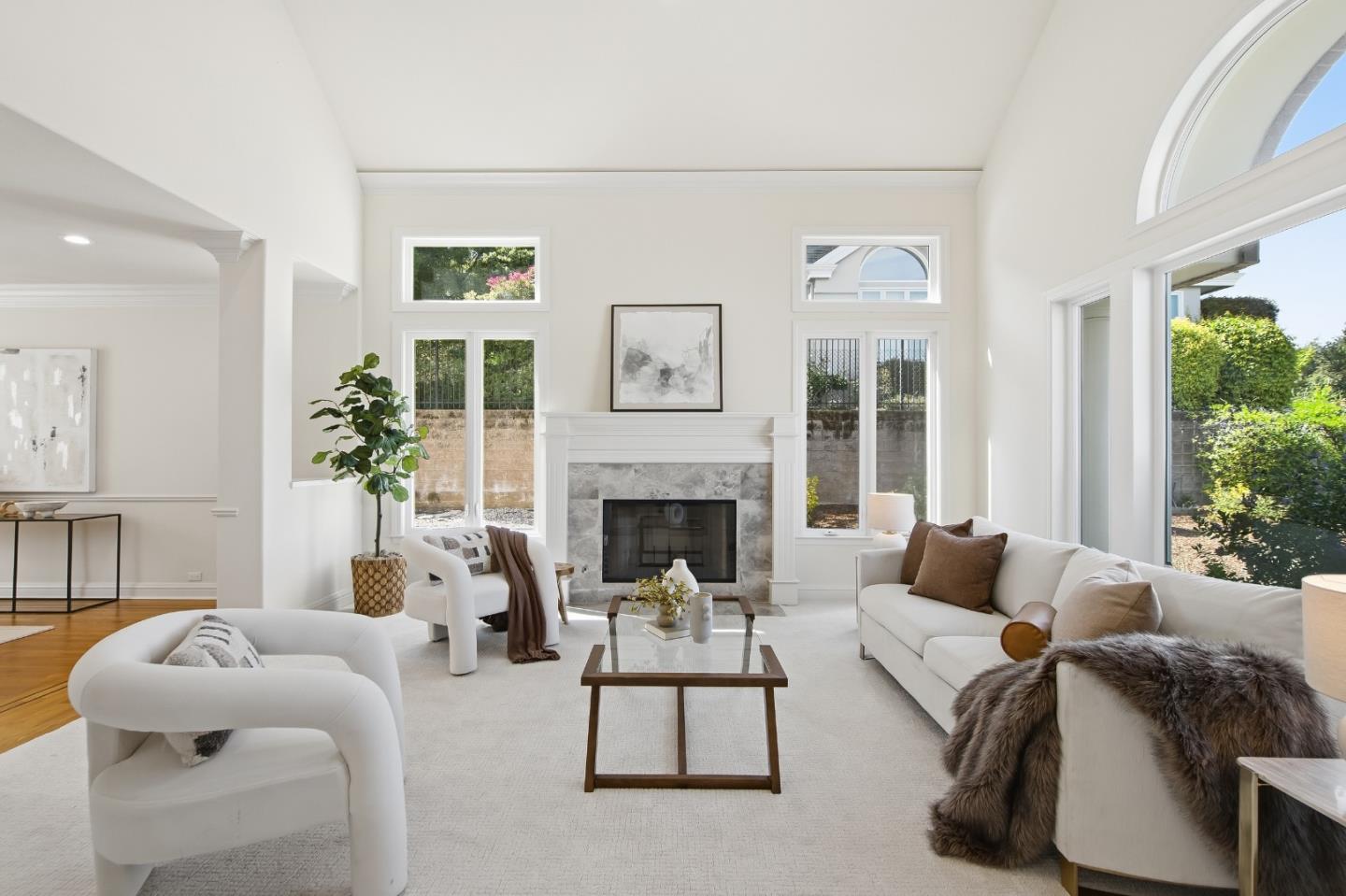 21592 Villa Maria CT - Living area
