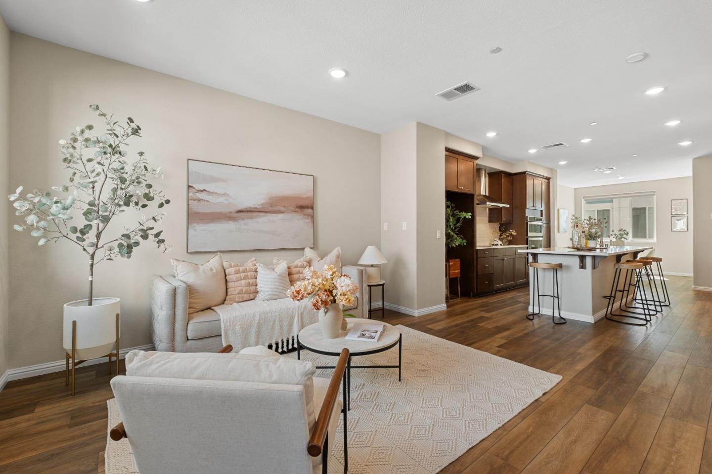 596 Apricot WAY