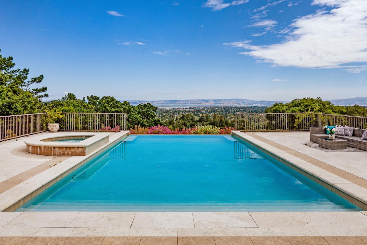490 Las Pulgas DR