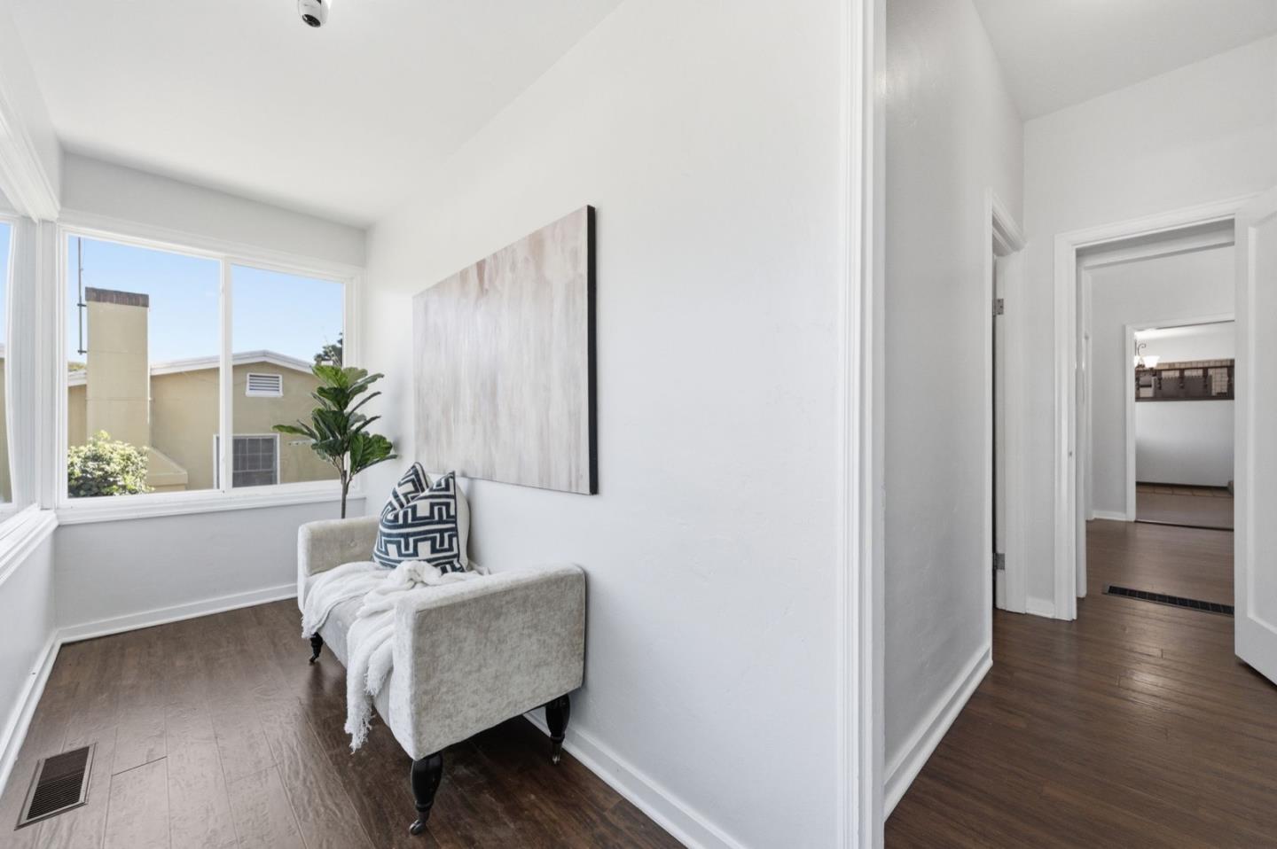337 N Eldorado ST - Living area
