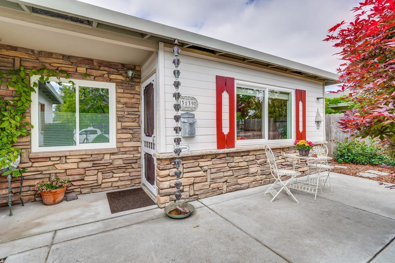 3139 Arroba WAY - Kitchen