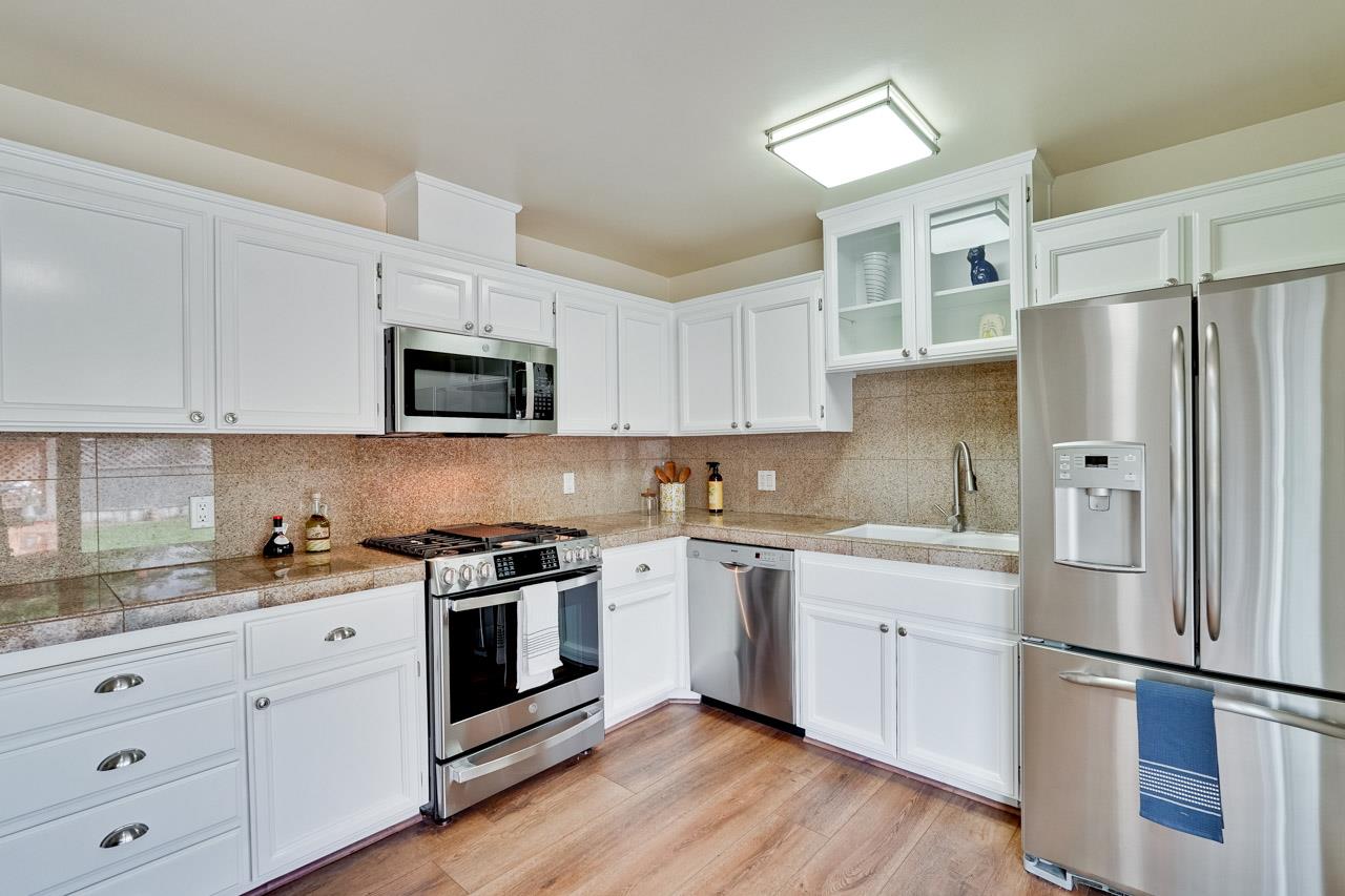 3139 Arroba WAY - Bathroom