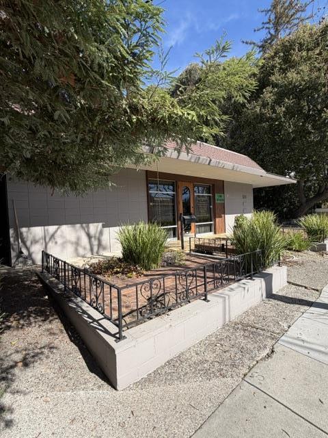2211 Park BLVD - Interior