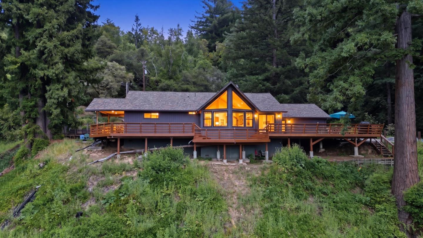 16000 Redwood Lodge RD