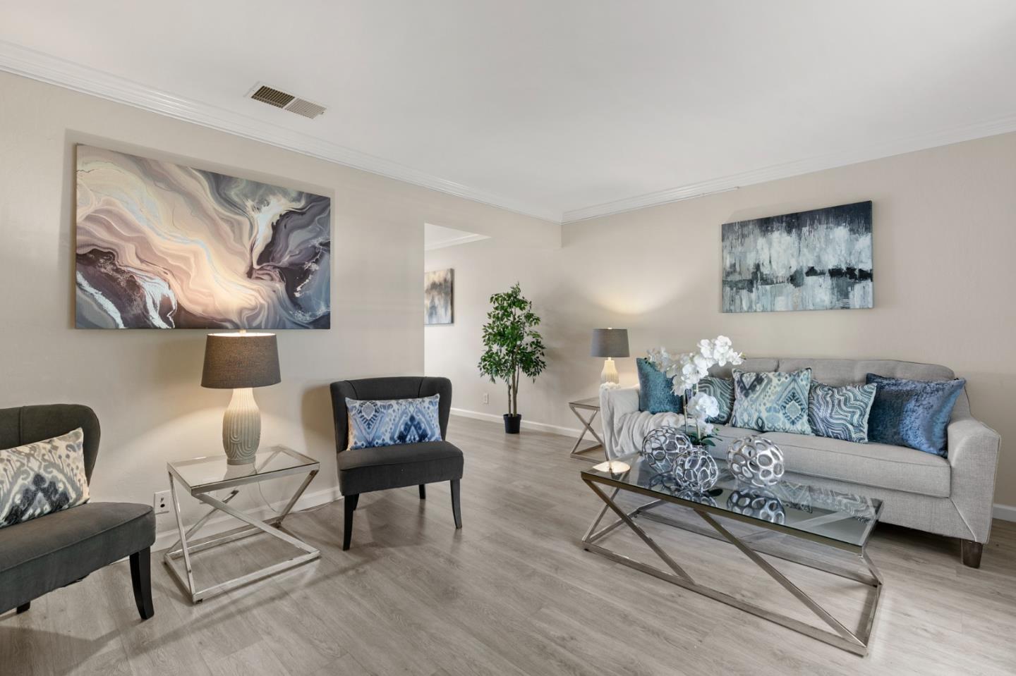 211 Pecan Grove CT - Interior
