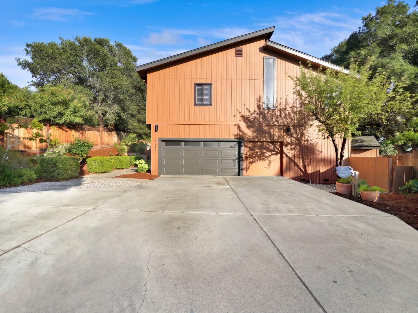 5318 Fairway DR - Living area