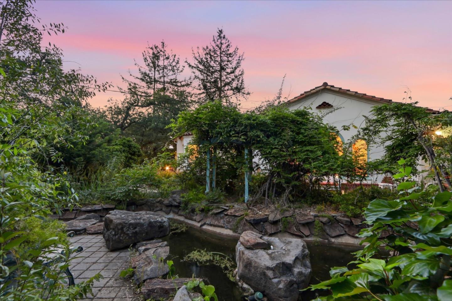 18211 Saratoga Los Gatos RD - Backyard