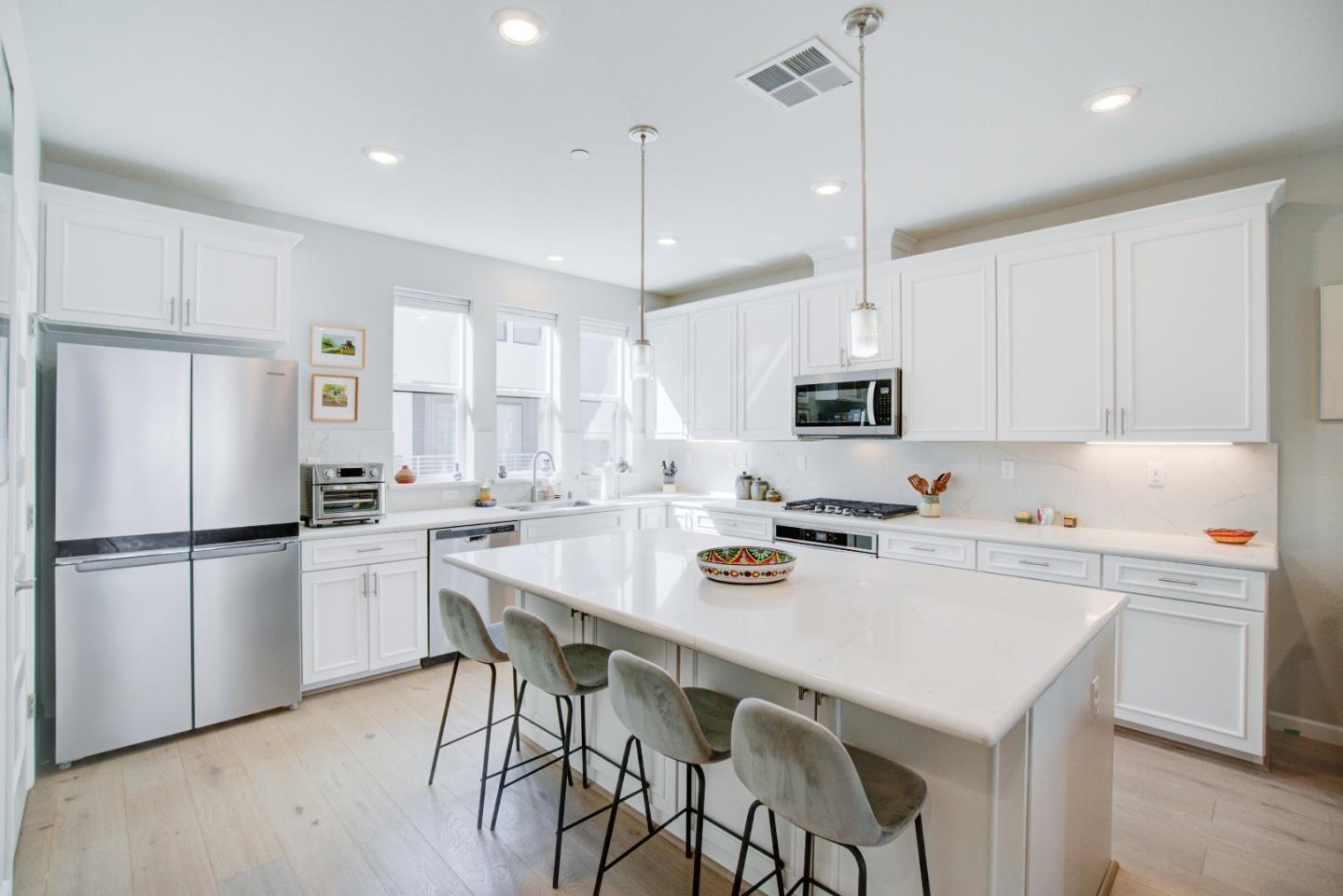 2785 Ball PL 4 - Kitchen