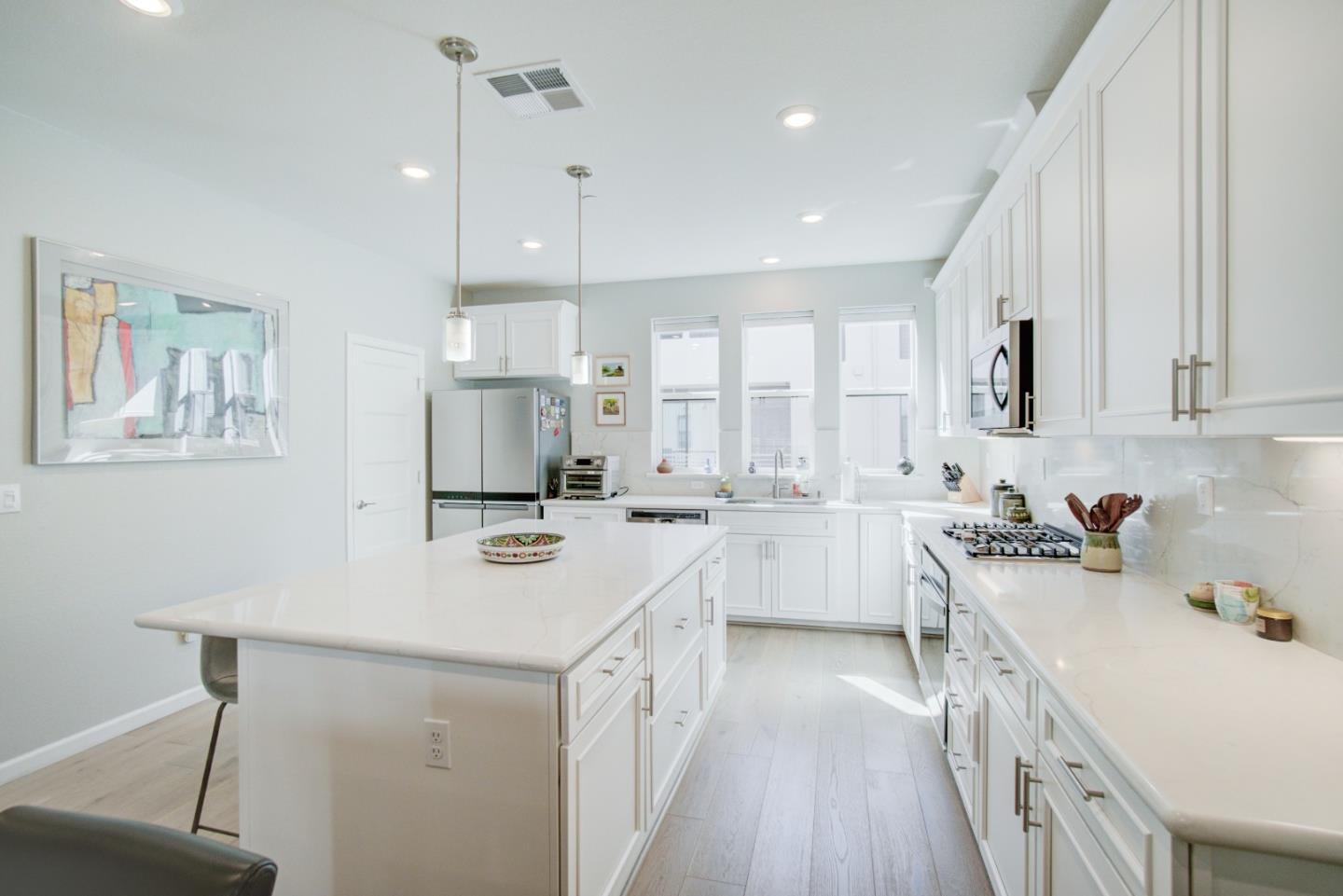 2785 Ball PL 4 - Living area