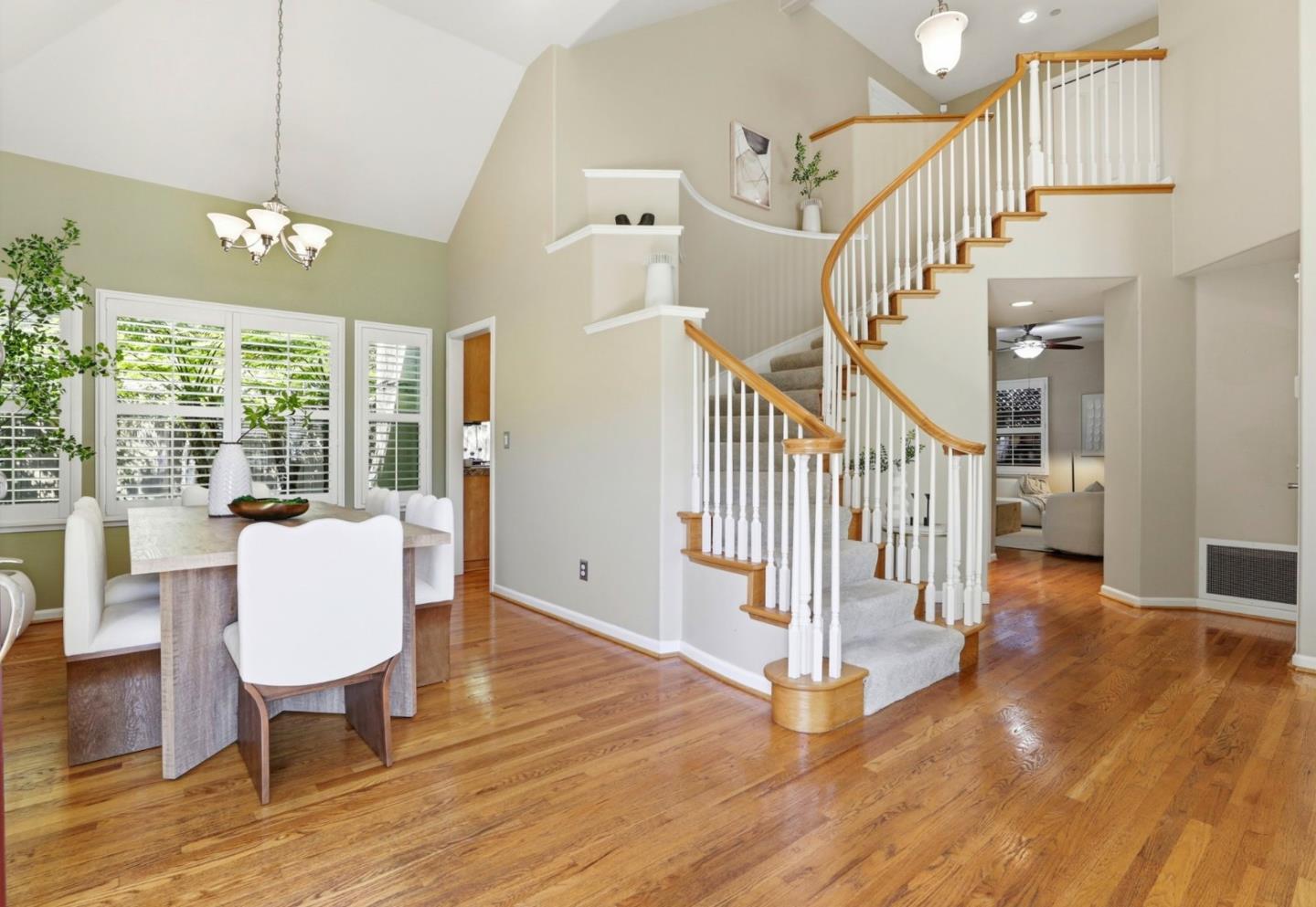 569 Cherrywood DR - Interior