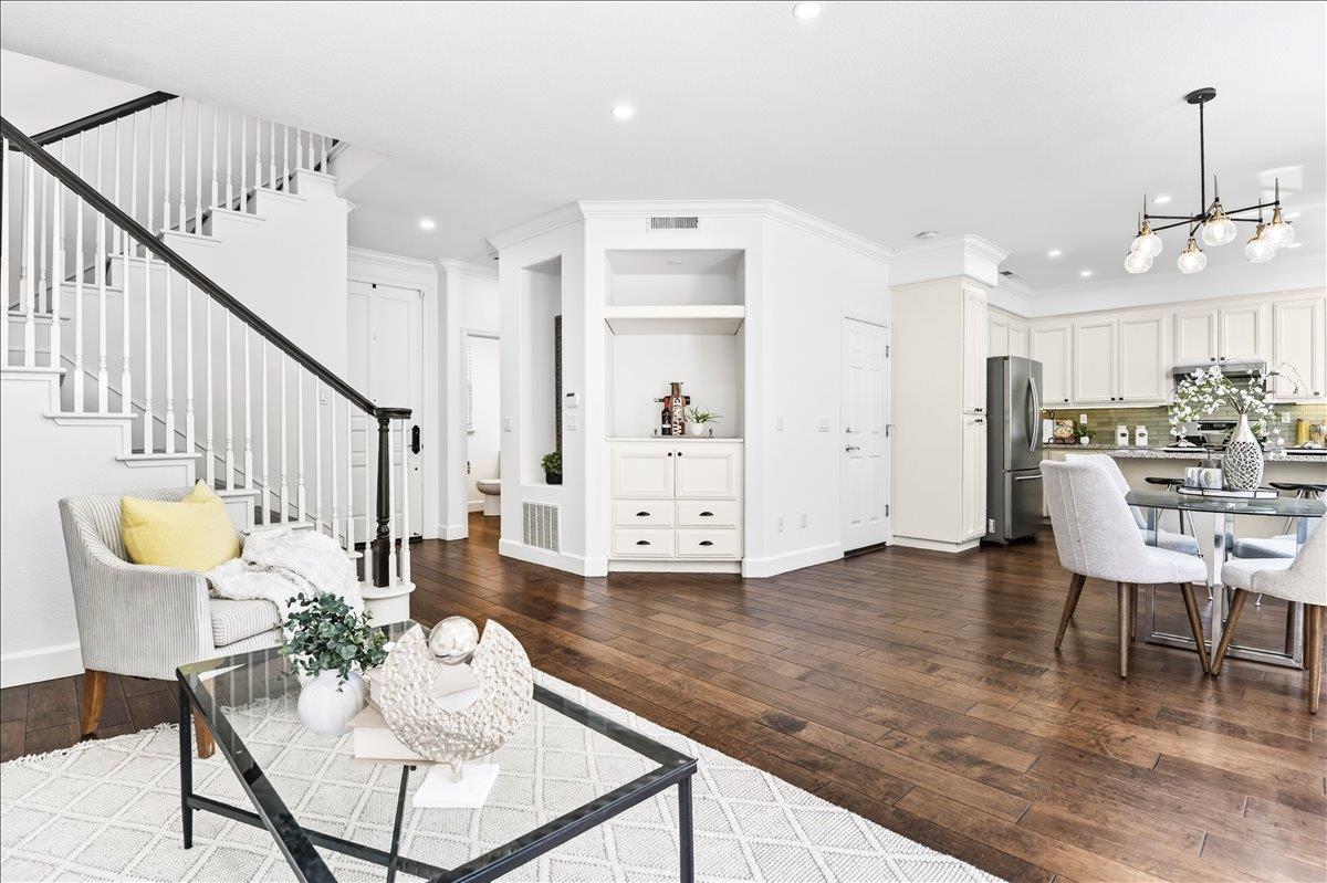 18391 San Antonio DR - Living area