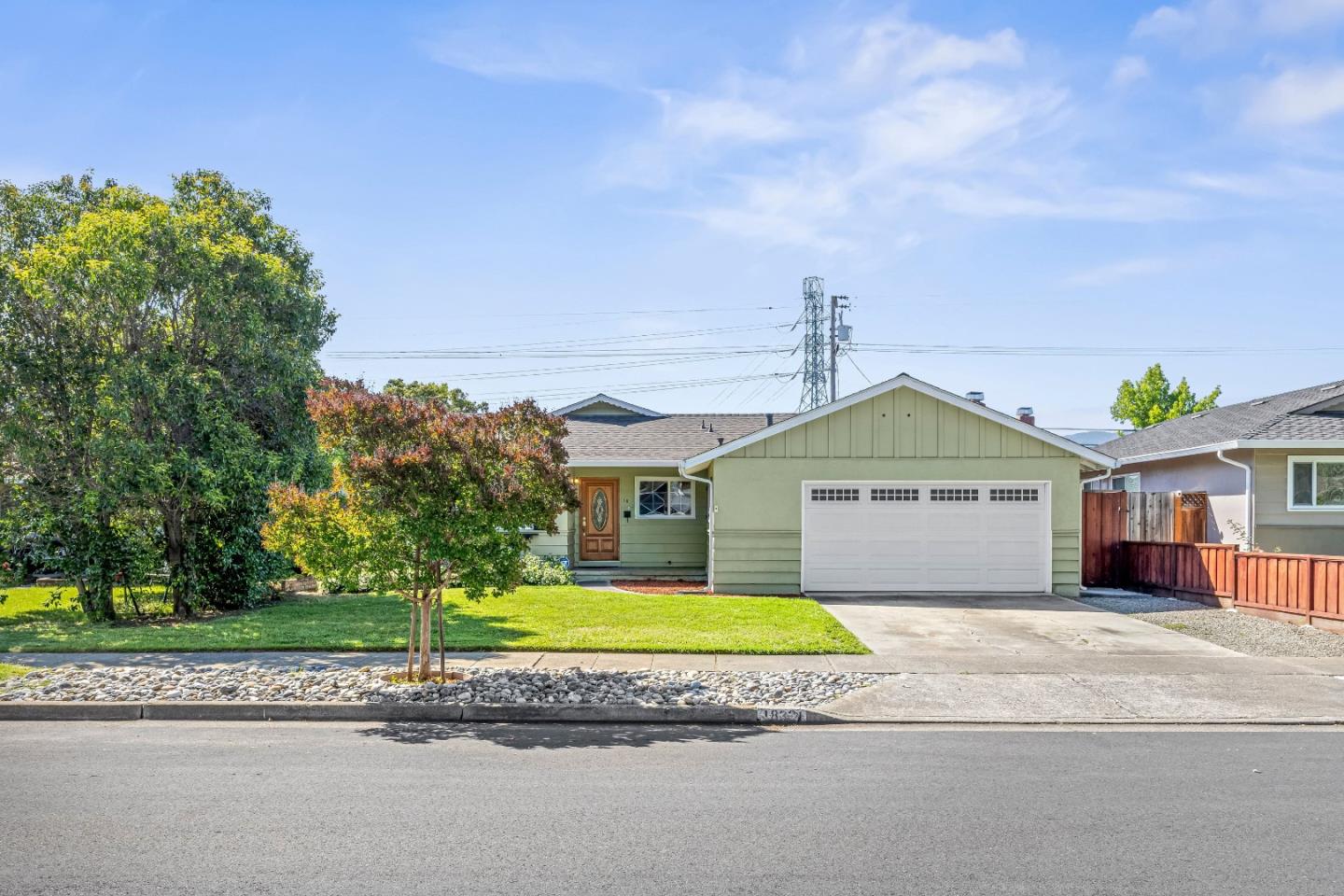 1832 Calistoga DR
