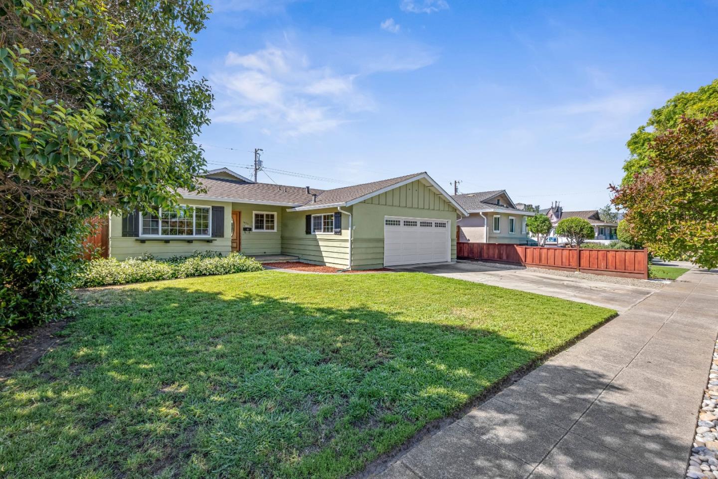 1832 Calistoga DR - Kitchen