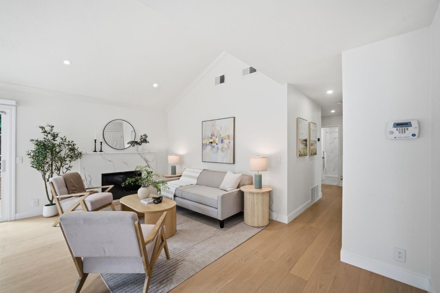 5353 Larch Grove PL - Living area