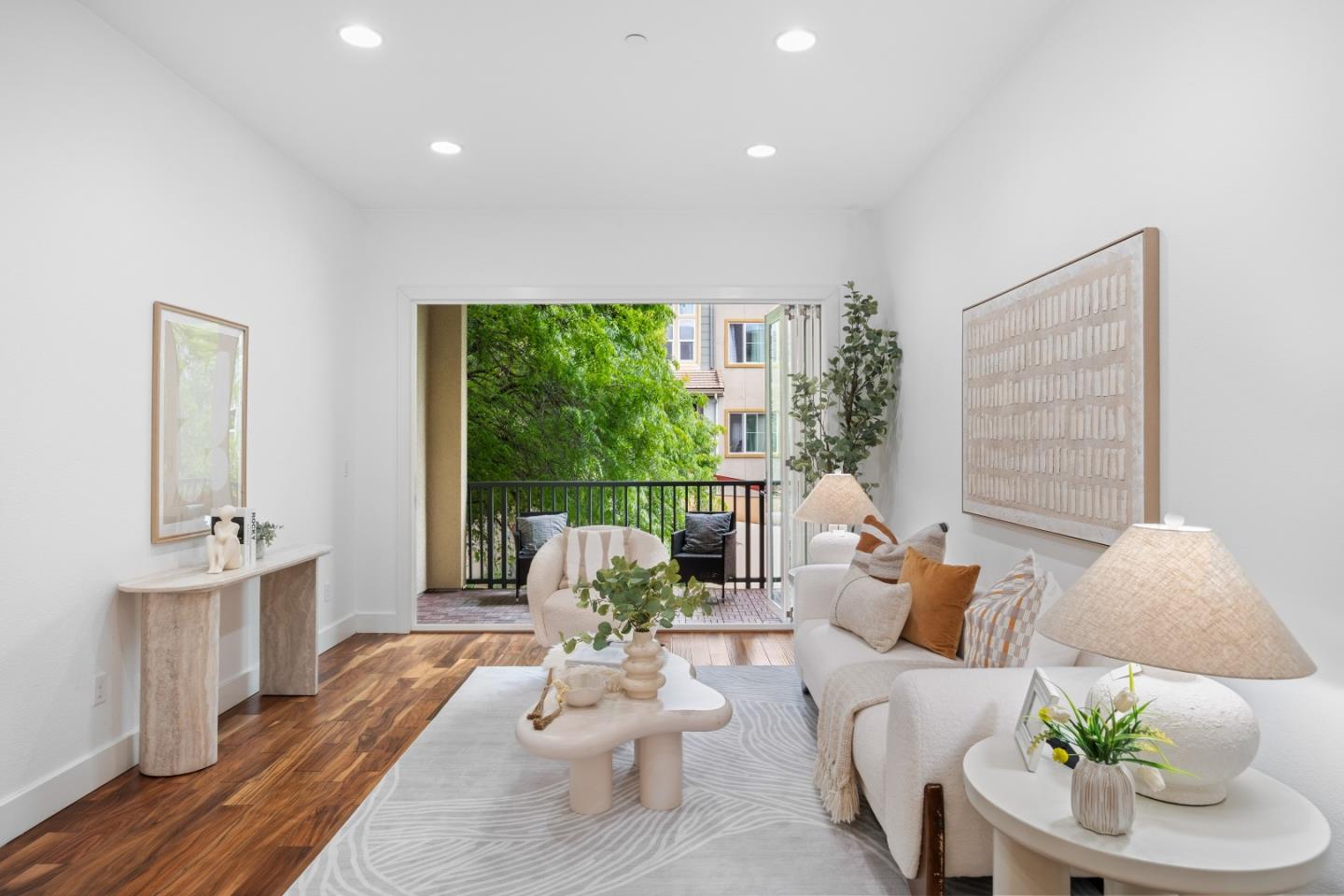 2409 Venturi PL 4 - Living area