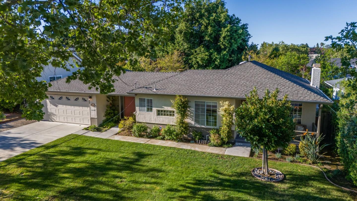 20571 Sunrise DR - Interior