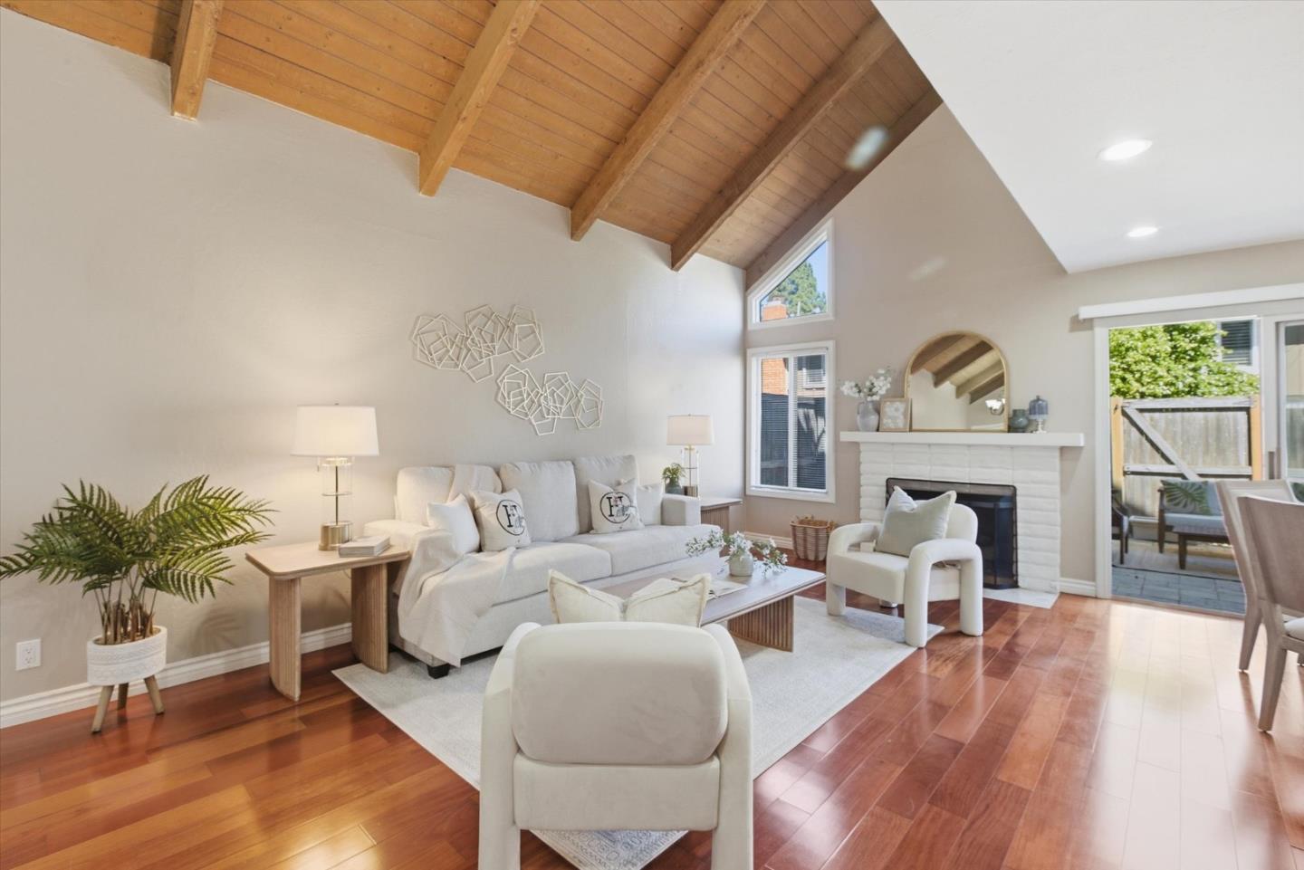 22835 Poplar Grove SQ - Interior