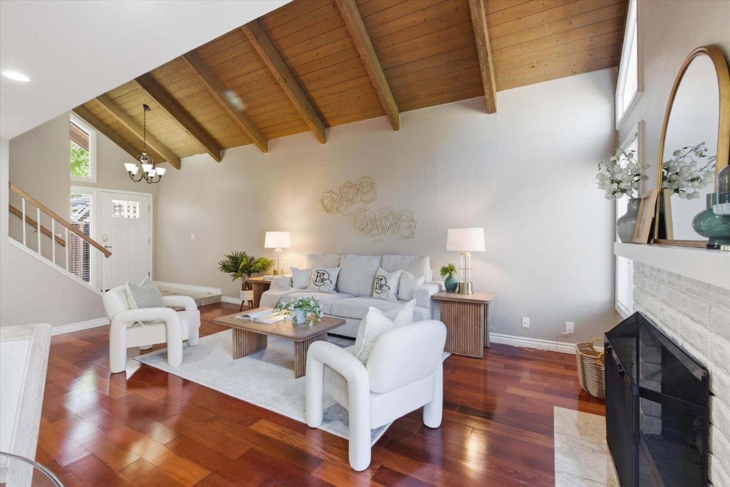 22835 Poplar Grove SQ - Living area