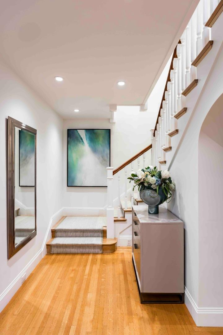 428 Maple ST - Living area
