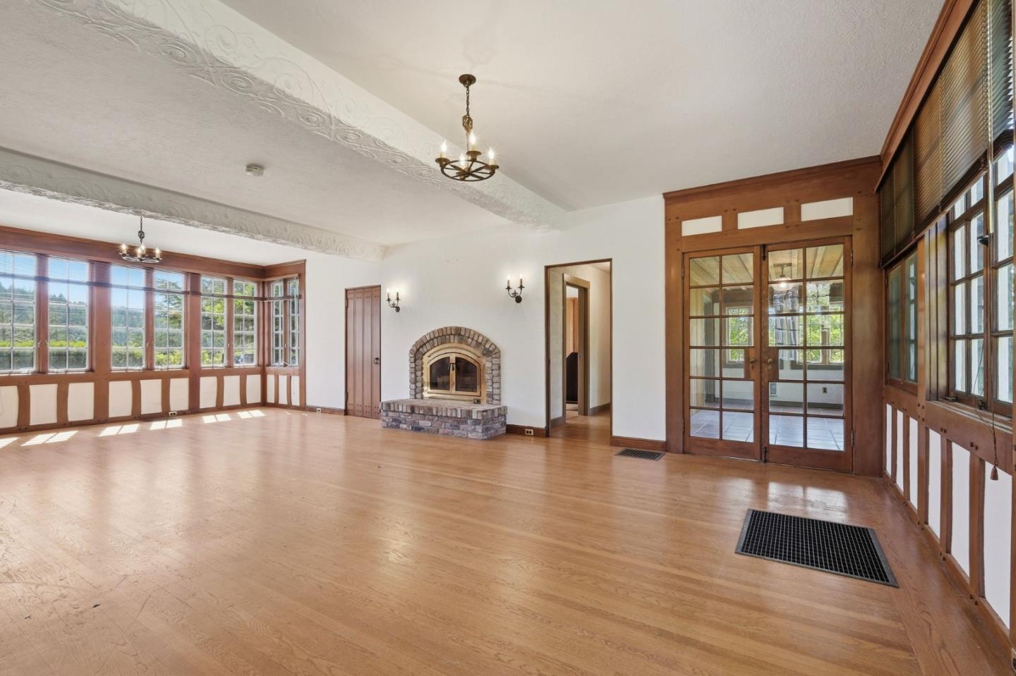 24580 Loma Prieta AVE - Living area