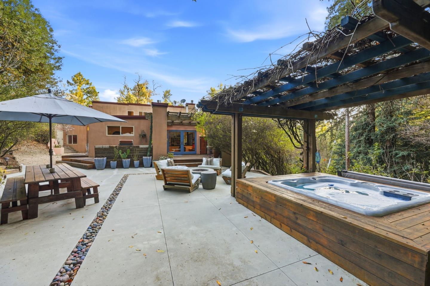 23185 Old Santa Cruz HWY - Living area