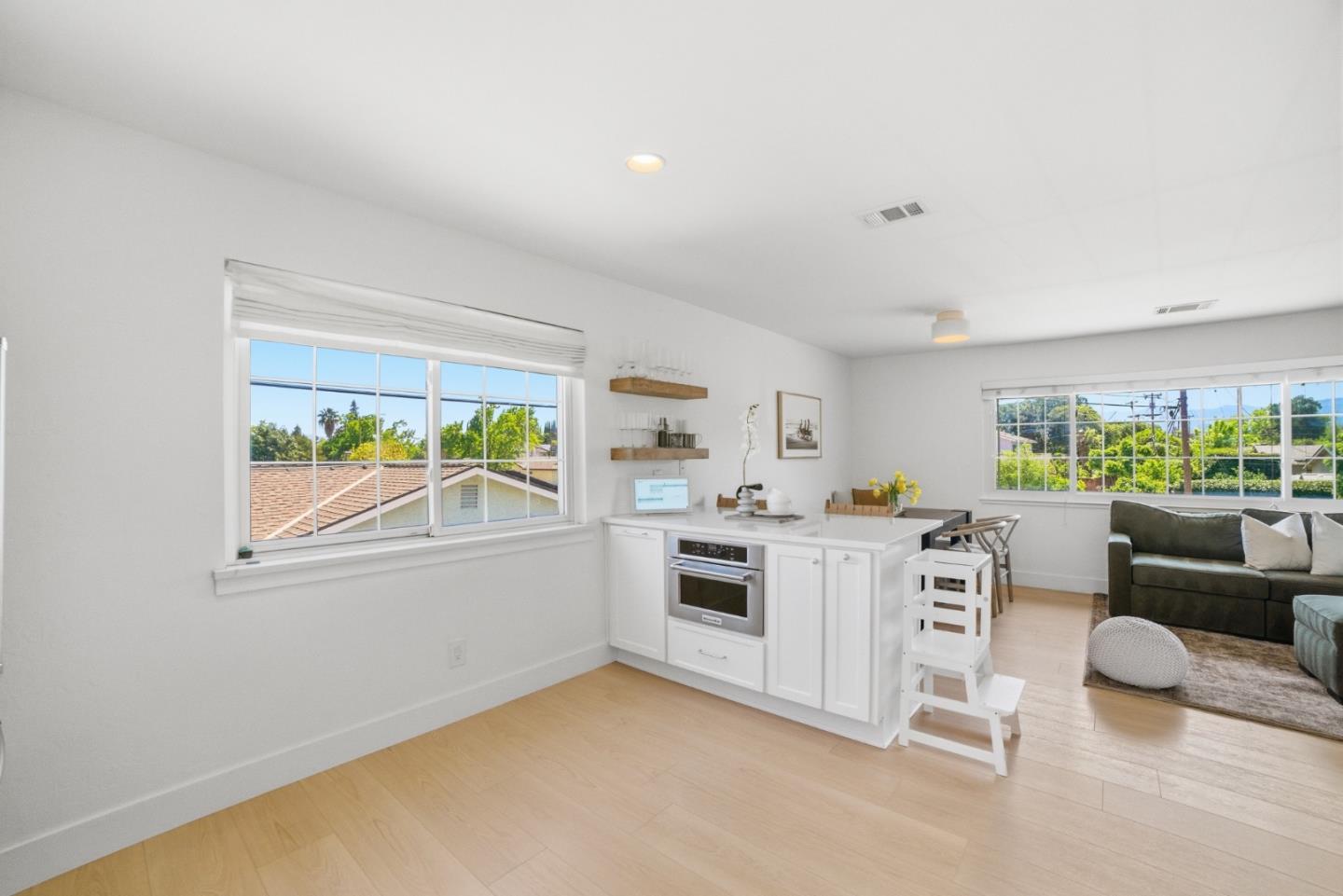 1567 Glencrest DR - Bathroom