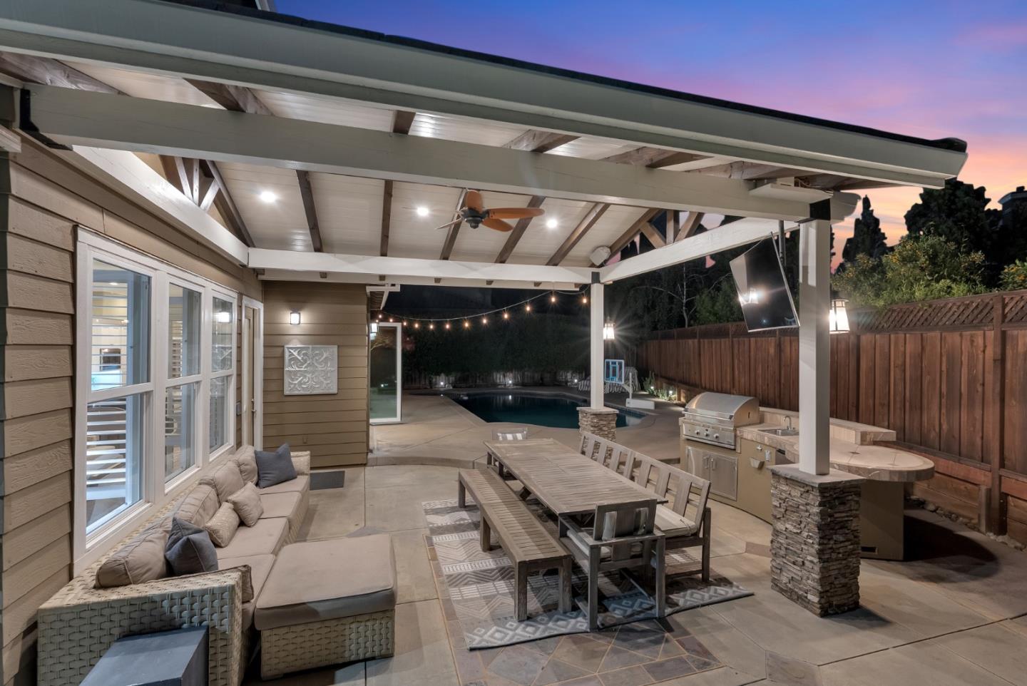 18440 Carmelo CT - Backyard