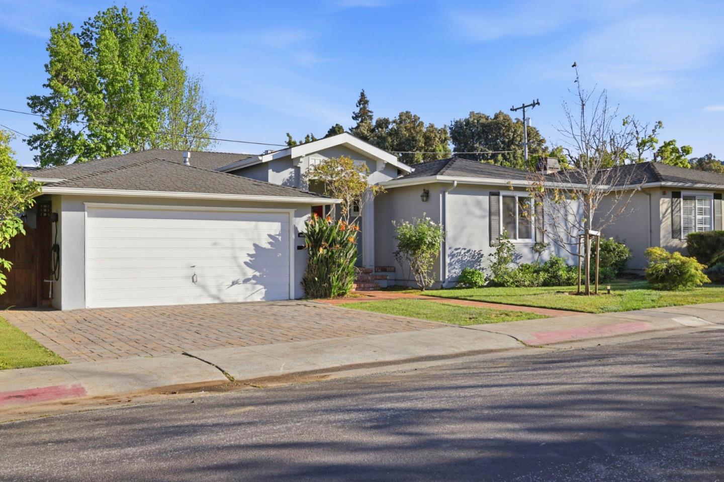 105 Louise LN