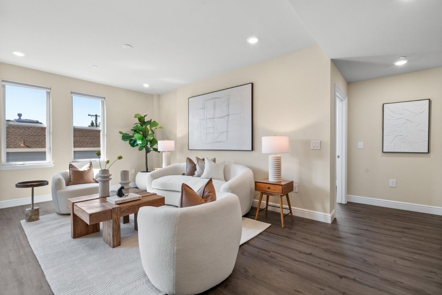 1368 El Camino Real 210 - Living area