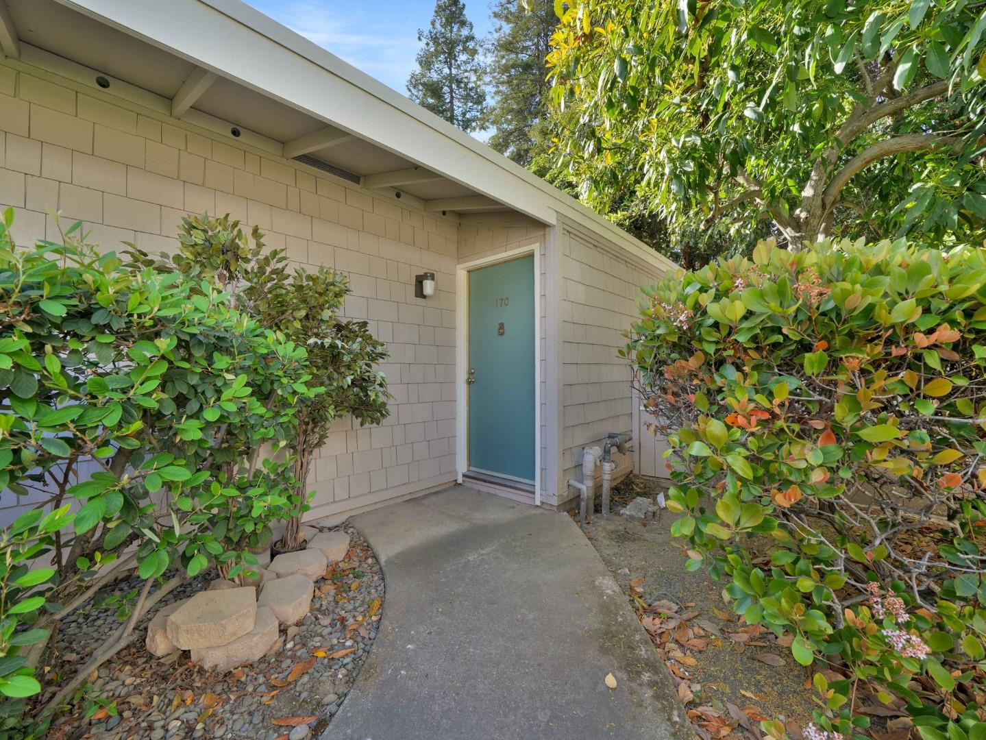 500 W Middlefield RD 170 - Kitchen