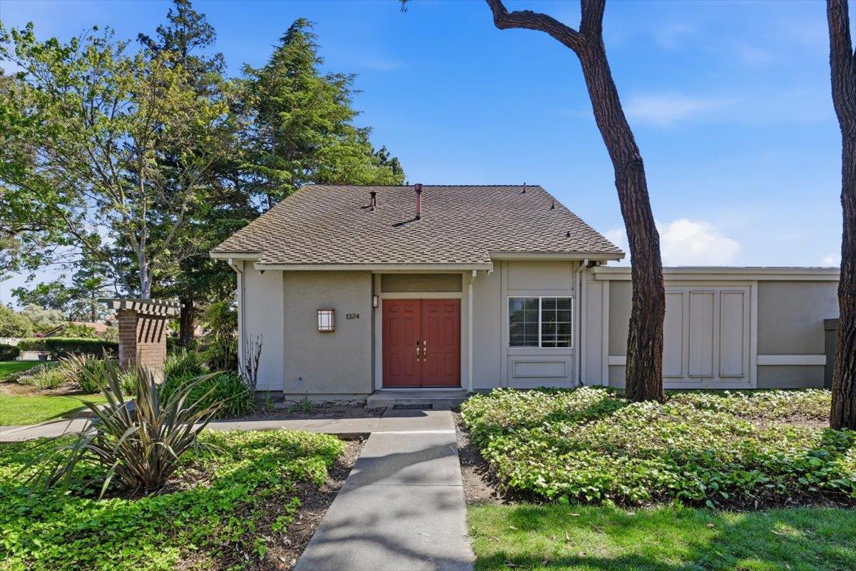 1324 Star Bush LN