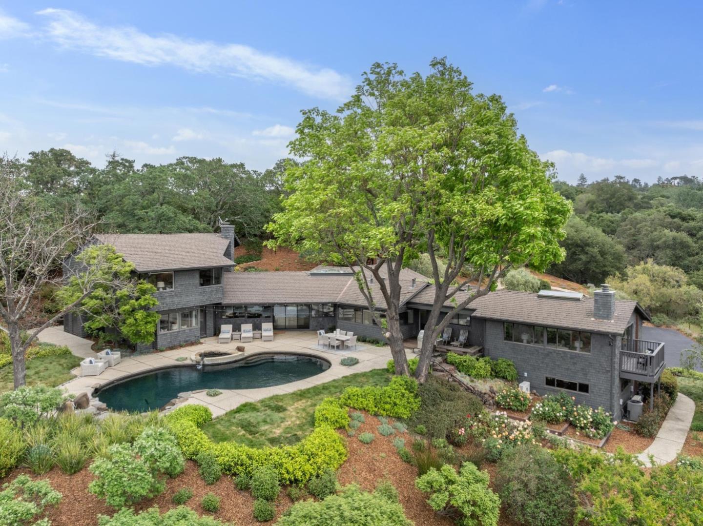 120 Deer Meadow LN