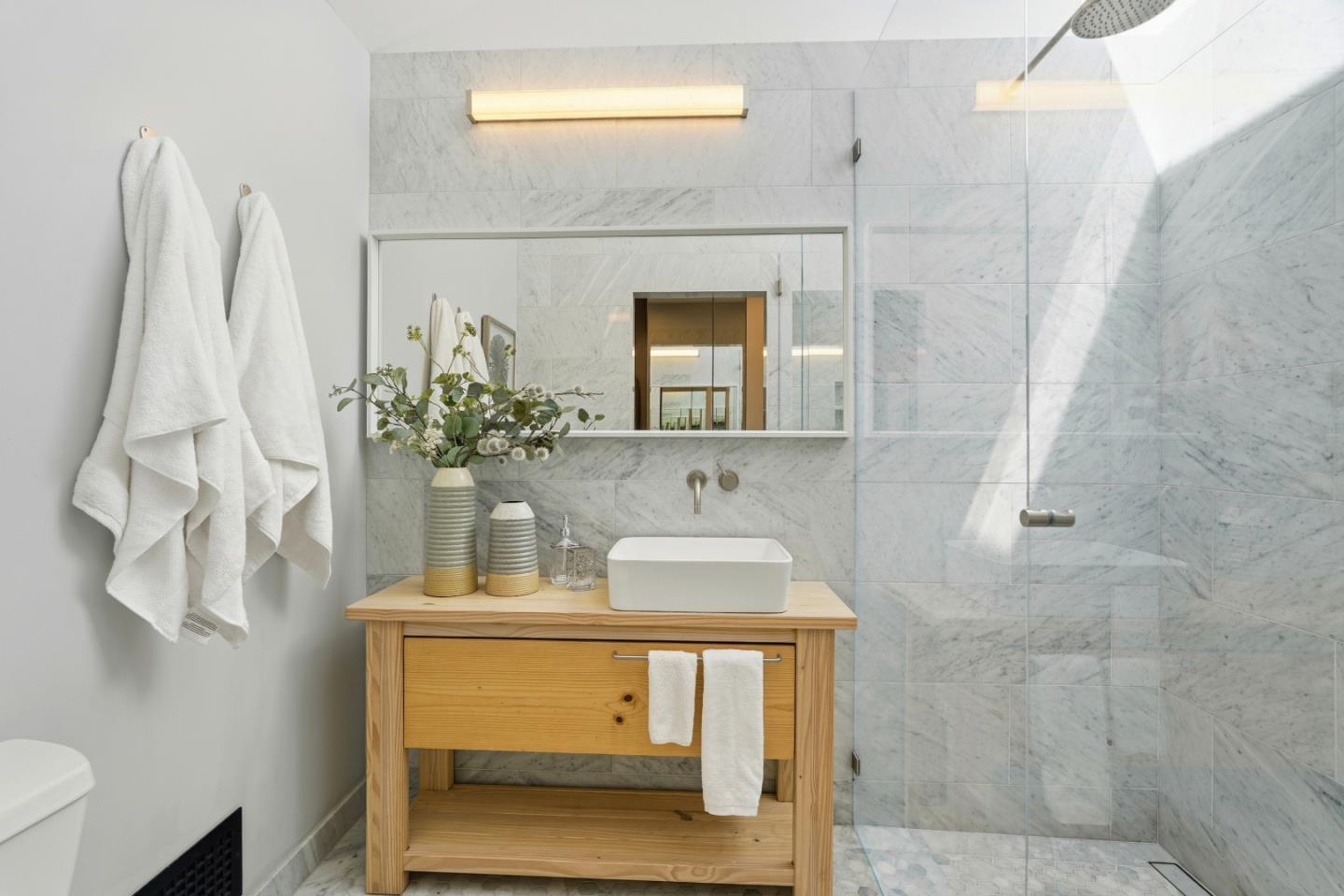 175 N Sunnyvale AVE - Bathroom