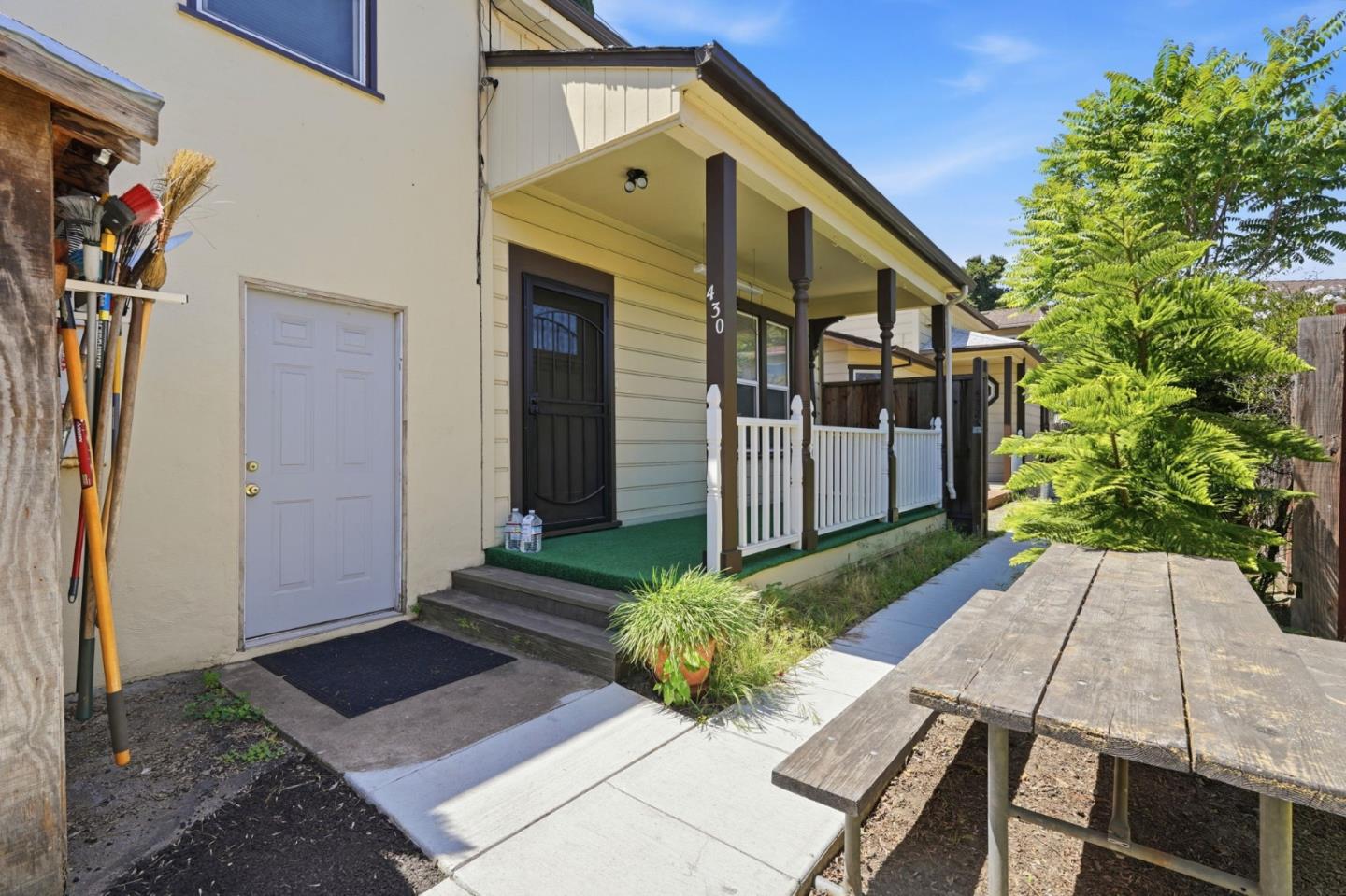 434 Franklin ST - Kitchen