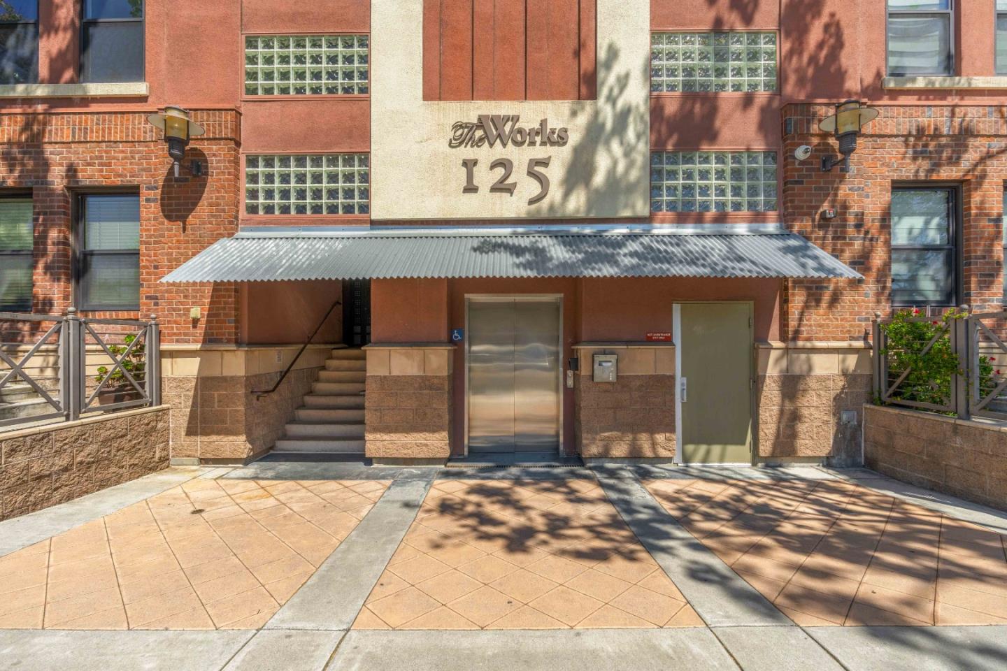 125 Patterson ST 320