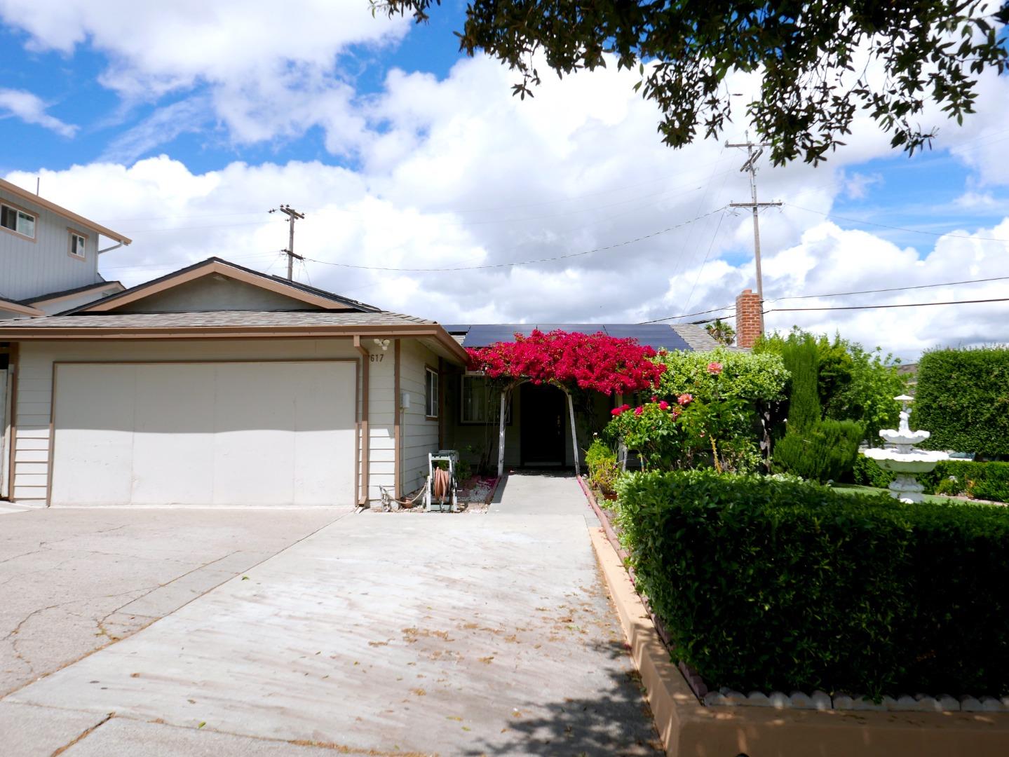 617 Savstrom WAY - Backyard