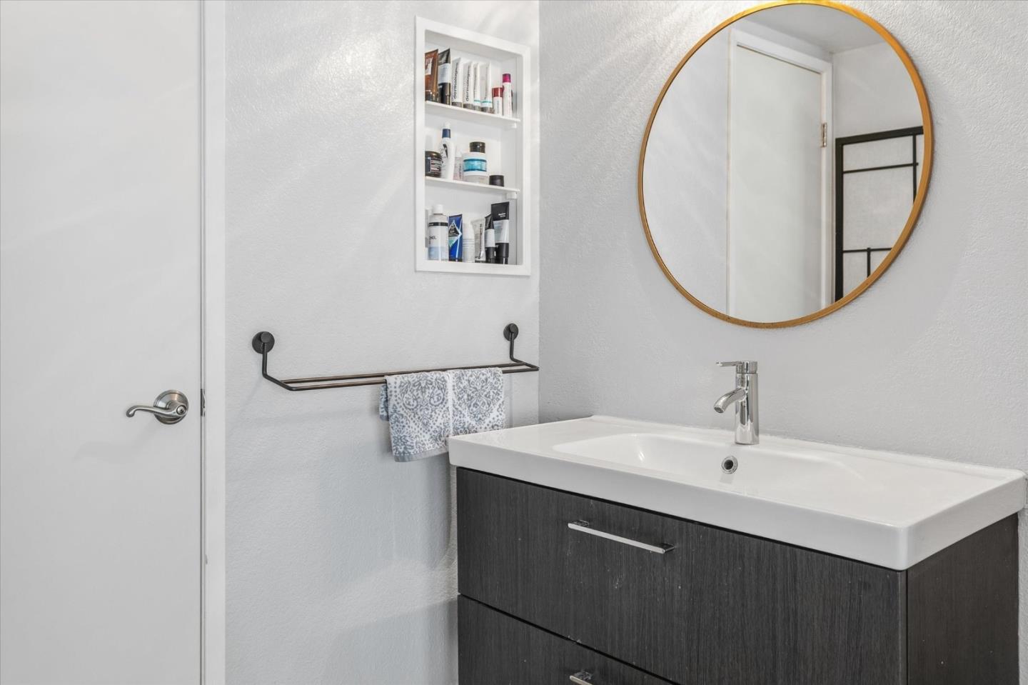 2261 Summerton DR - Bathroom
