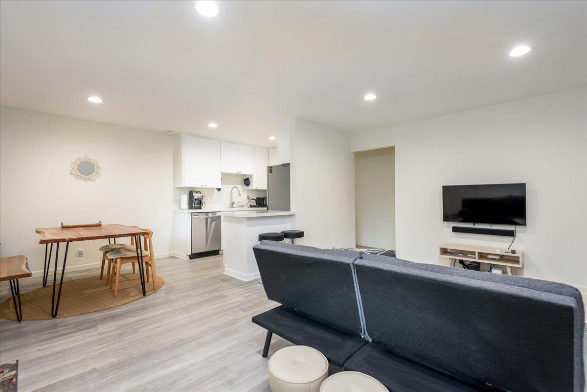 185 Union AVE 35 - Living area