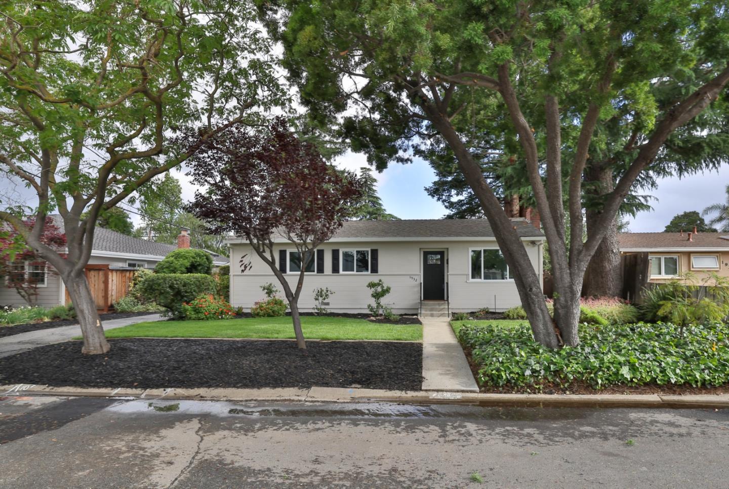 1932 Borchers DR