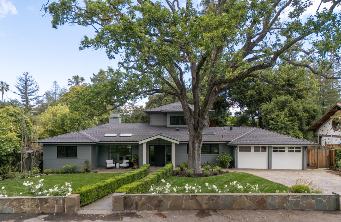 526 Pinecrest DR