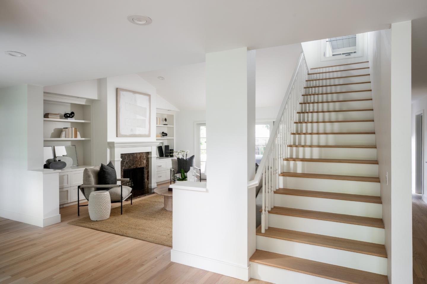 526 Pinecrest DR - Kitchen