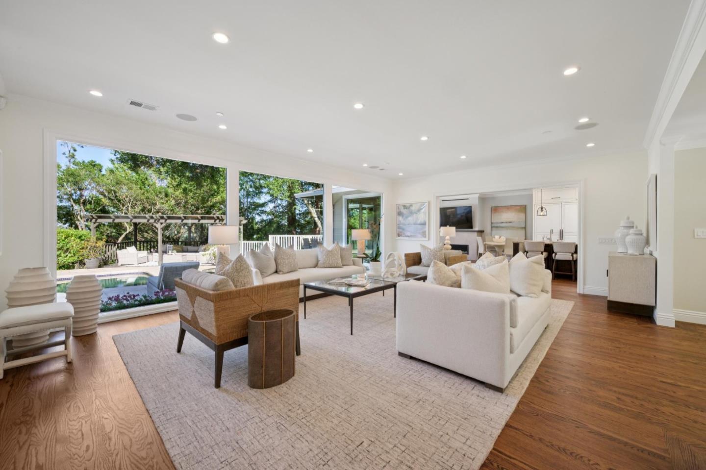 520 Darrell RD