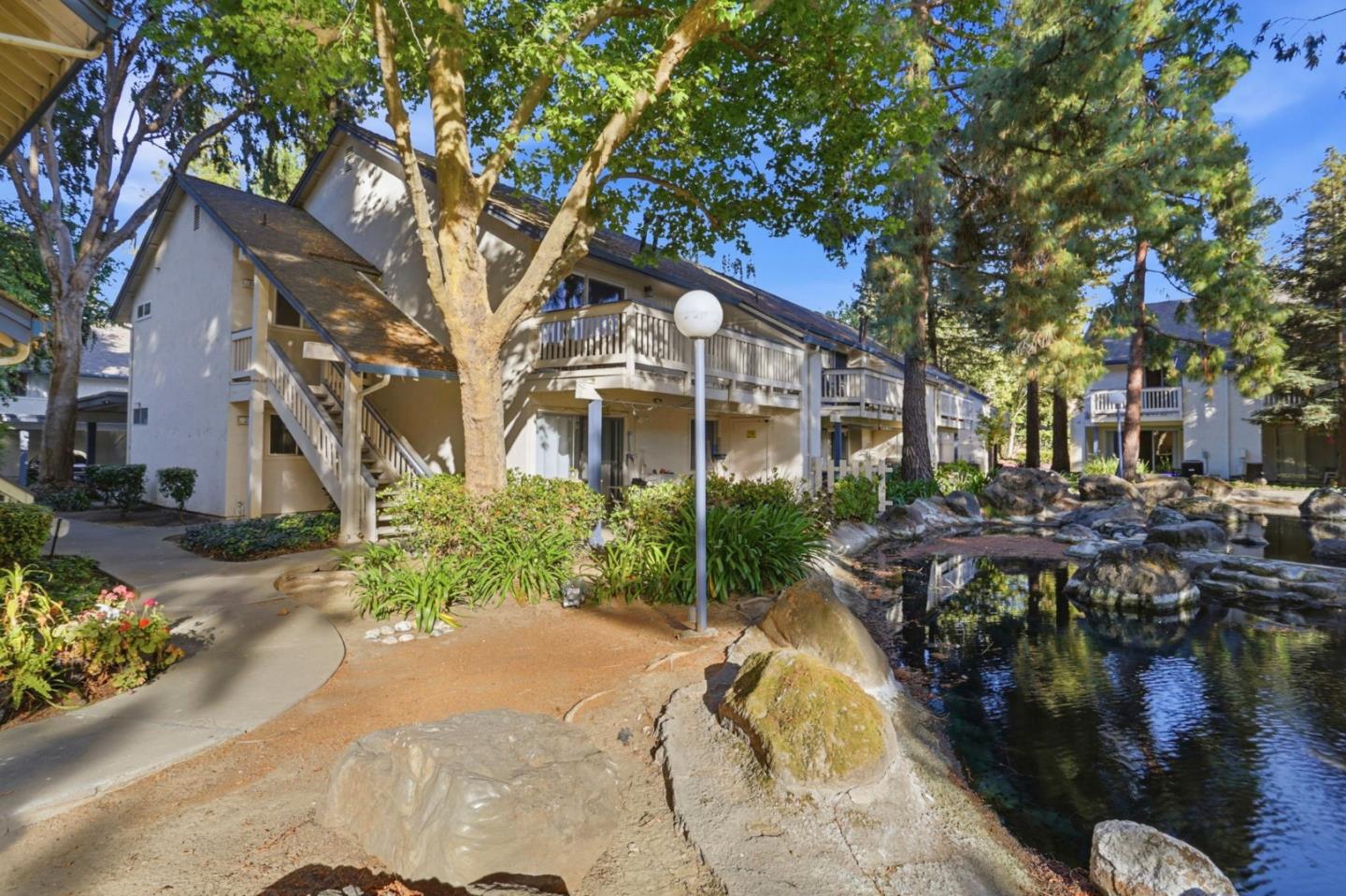 2217 Summereve CT