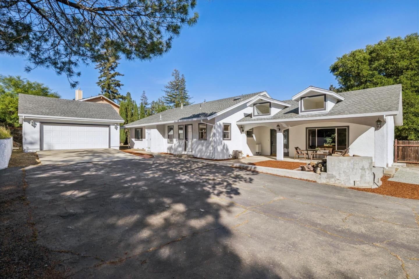 21531 Almaden RD - Interior
