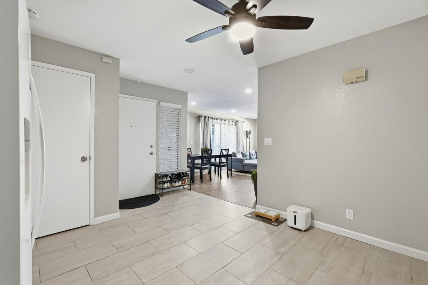 5547 Russo - Kitchen