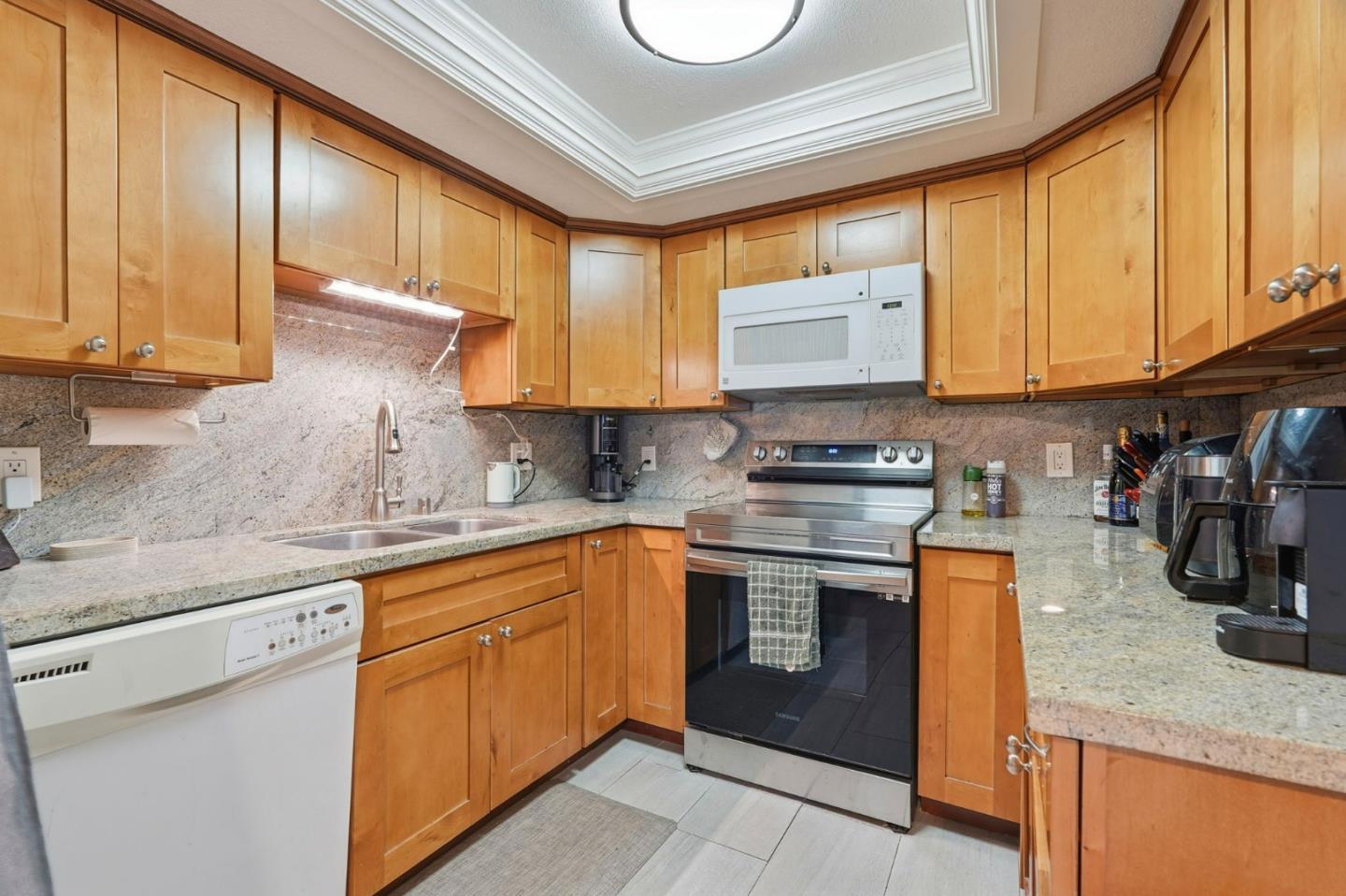 5547 Russo - Bathroom