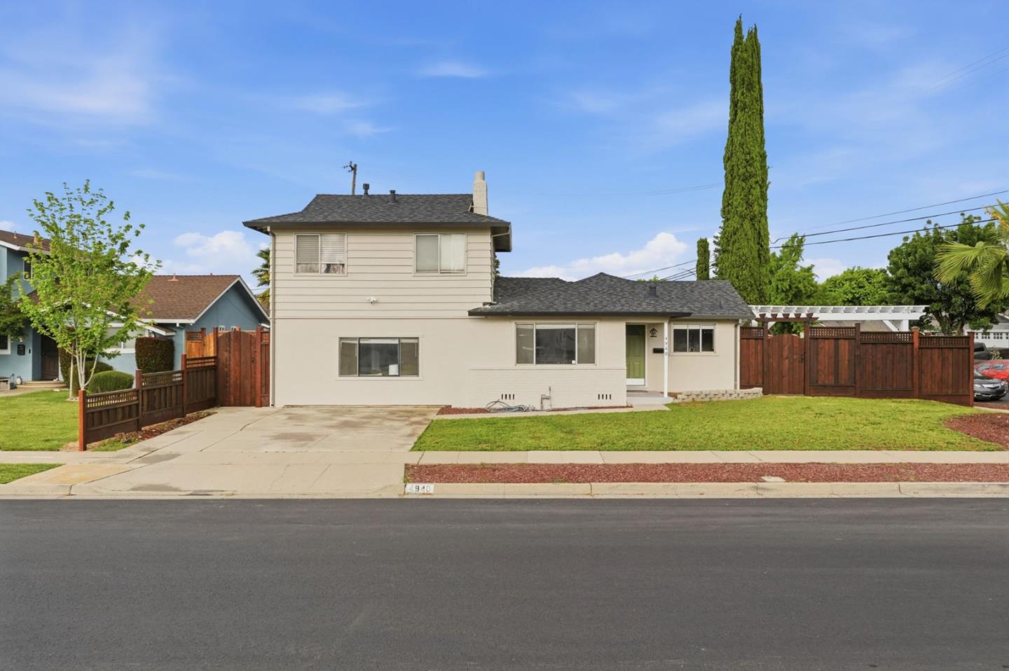 4940 Mary Jane WAY