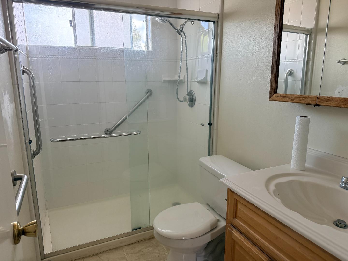 415 Don Seville Ct - Living area