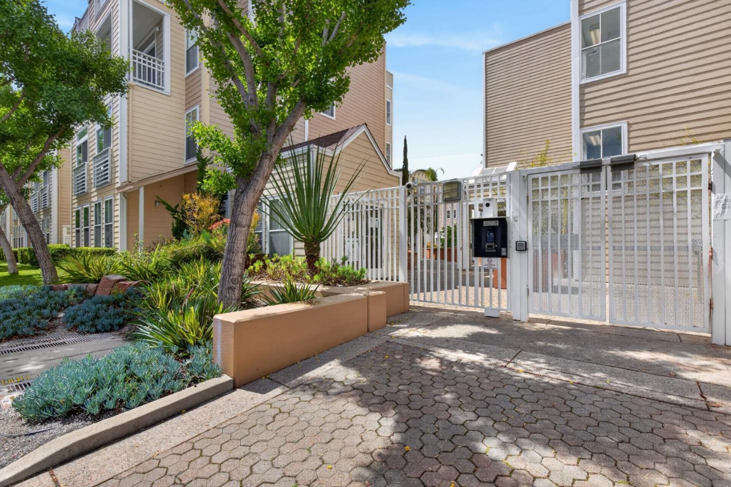 550 Ortega AVE A203