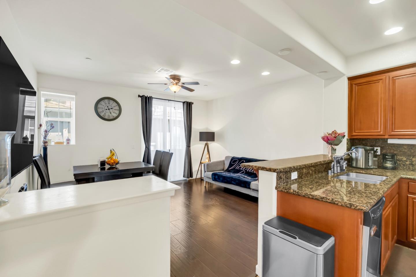 23 Bettencourt WAY - Interior